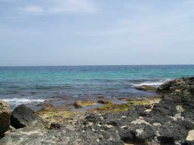La costa rocciosa del litorale